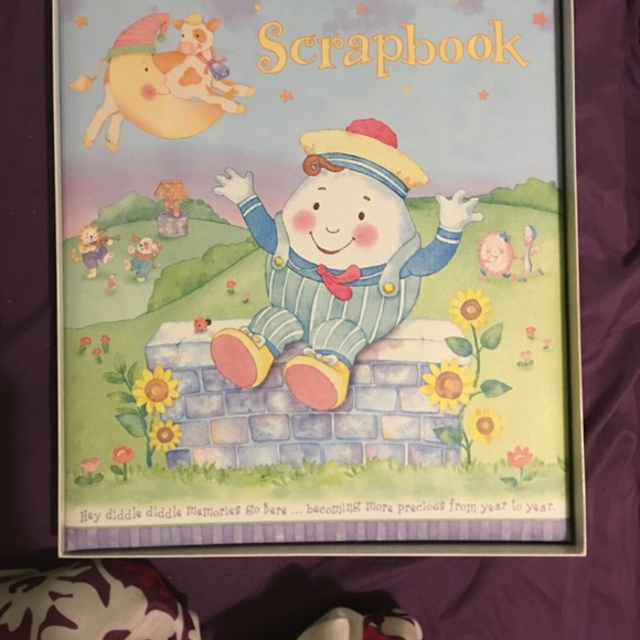 Baby scrapbook - Picture 2 of 4